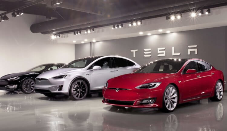 Tesla увеличила запас хода своих автомобилей не меняя объема аккумуляторов. Фото.