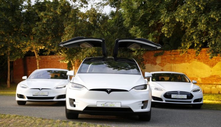 Автомобили Tesla Model S и Model X получат новые двигатели, чтобы привлечь покупателей. Фото.