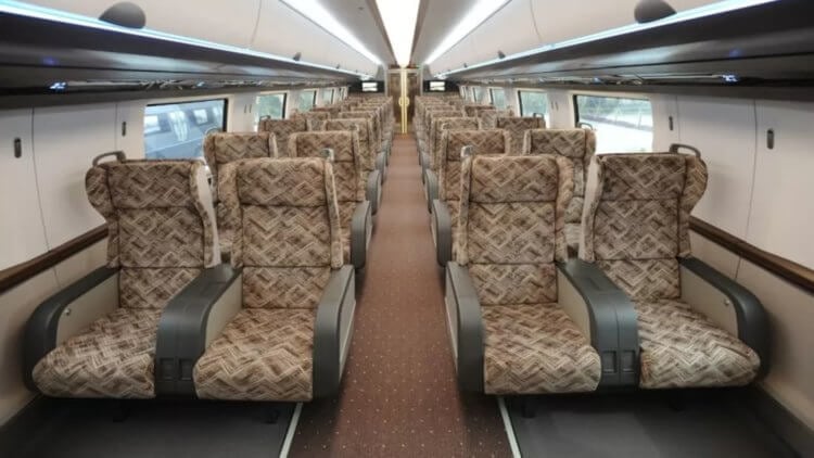Новый китайский поезд на магнитной подушке сможет развивать скорость 600 км/ч. Фото.