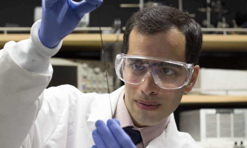 Создан моющийся датчик, который можно вплетать в ткань.. Датчики для умной одежды.. Фото.