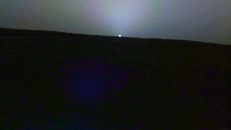 #фото дня | Марсианский восход и закат глазами посадочного модуля InSight. Фото.