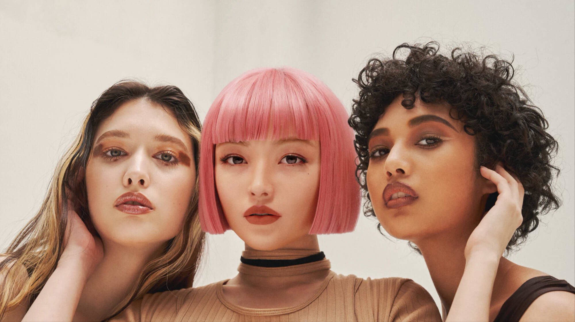 Одна из этих моделей — не человек. Угадаете какая? Фото.