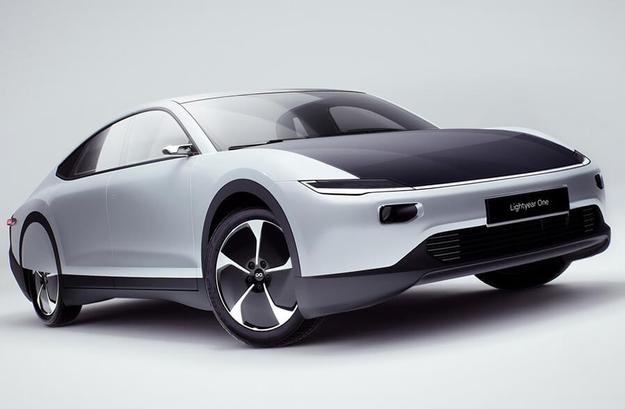 У Tesla новый конкурент. С большим запасом хода, да еще и на солнечной энергии. Сколько стоит это чудо техники? Фото.