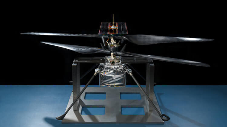Марсианский вертолет почти готов к отправке на Красную планету. Фото.