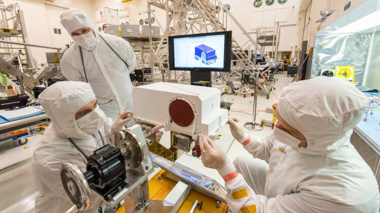 На марсоход «Марс-2020» установили цветную стереоскопическую HD-камеру. Фото.