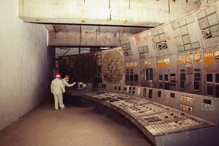 Что стало причиной катастрофы на Чернобыльской АЭС? Пульт управления атомной станцией это что-то из «Стар трэк». Фото.