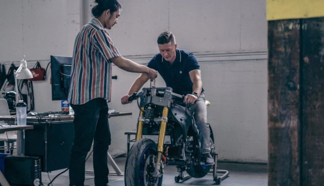 Канадский стартап создает мотоцикл нового поколения с 5G и коллективным обучением. Фото.