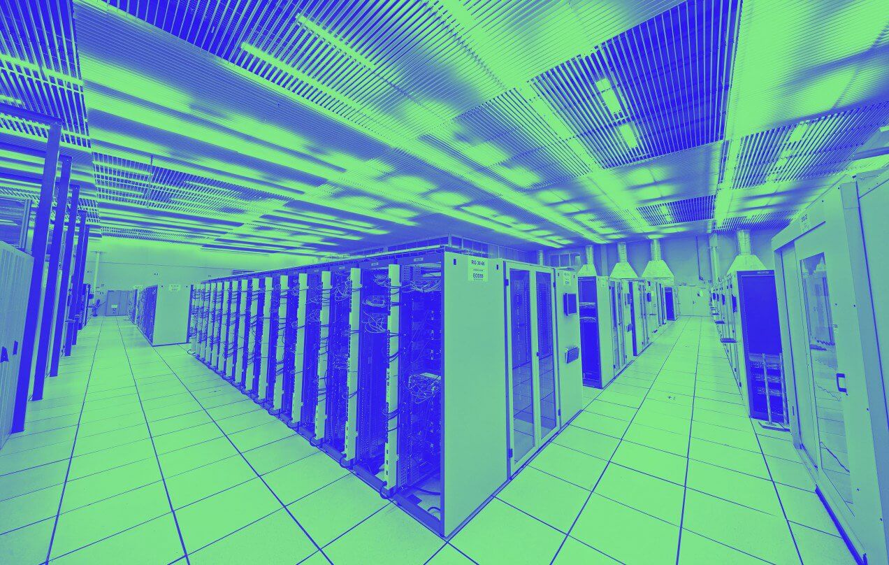 Что чище для экологии: обучение модели ИИ или пять автомобилей? Фото.