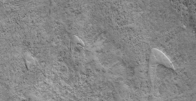 #фото | На Марсе нашли логотип «Звездного флота» из «Стартрека». Как появился «логотип Звездного флота» на Марсе? Фото.