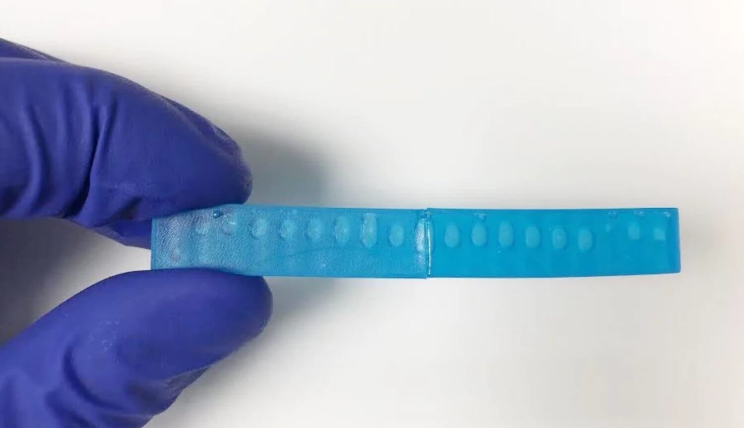 Создан самовосстанавливающийся материал, который обеспечит долговечность обуви.. Фото.