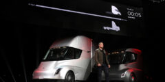 Tesla может войти в горнодобывающий бизнес ради ценных минералов для электрических батарей. Фото.