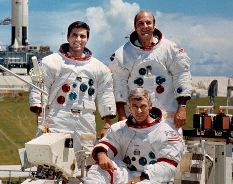 Последняя высадка людей на Луну. Слева направо: Харрисон Шмитт, Юджин Сернан, Роналд Эванс. Фото.