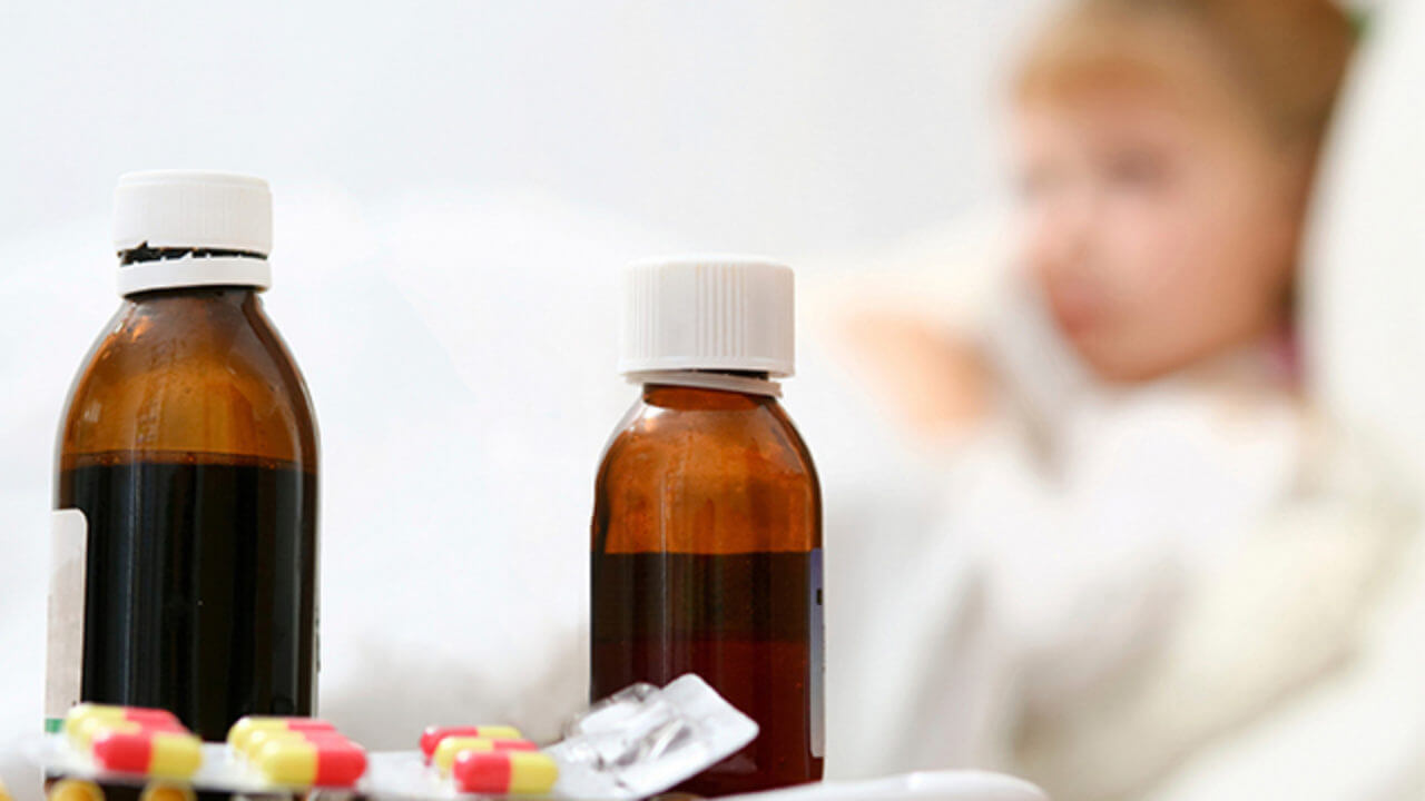 Насколько опасно давать детям антибиотики?. Фото.