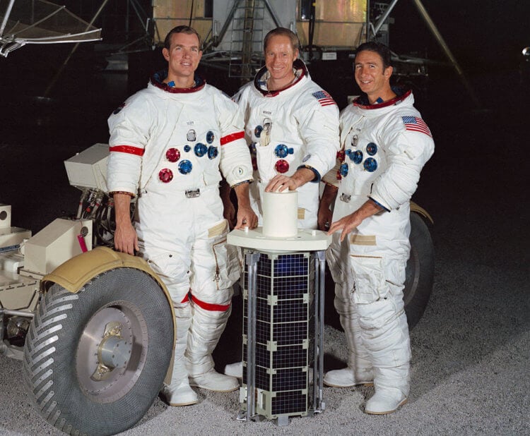 Четвертая высадка на Луну – «Аполлон-15». Cлева направо: Дэвид Скотт, Альфред Уорден, Джеймс Ирвин. Фото.