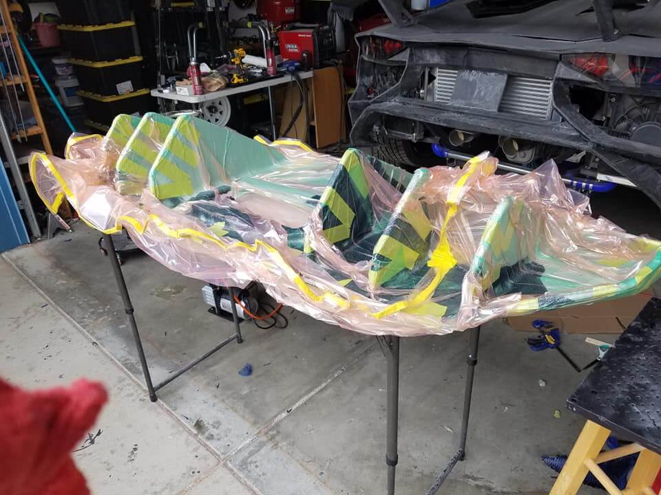 Американец у себя дома напечатал на 3D-принтере Lamborghini Aventador и на нем можно ездить.. Как построить автомобиль дома?. Фото.