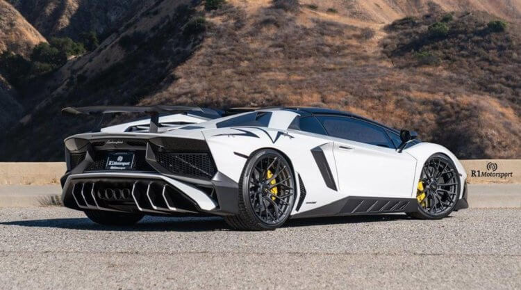 Американец у себя дома напечатал на 3D-принтере Lamborghini Aventador и на нем можно ездить. Как построить автомобиль дома? Фото.