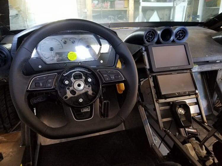 Американец у себя дома напечатал на 3D-принтере Lamborghini Aventador и на нем можно ездить.. Как построить автомобиль дома?. Фото.