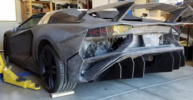 Американец у себя дома напечатал на 3D-принтере Lamborghini Aventador и на нем можно ездить. Фото.