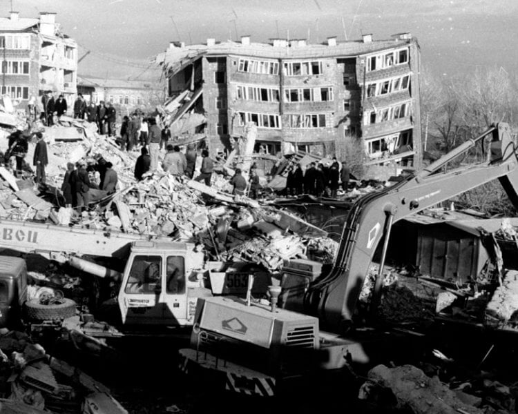 Самое страшное землетрясение в истории СССР. На территории СССР тоже были страшные землетрясения. Фото.