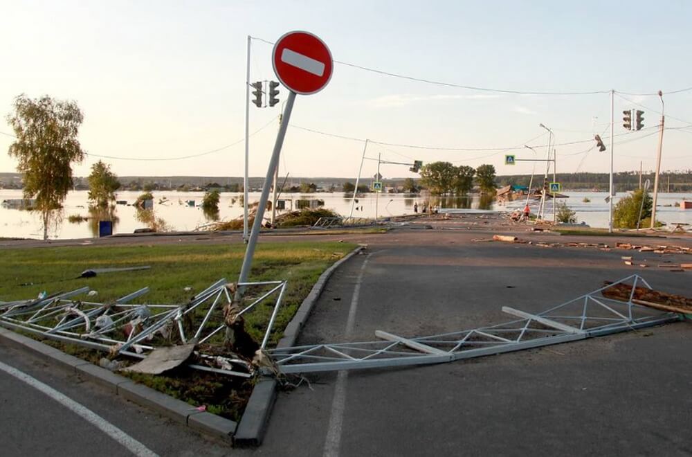 Наводнение в Иркутской области: причины и последствия. Фото.