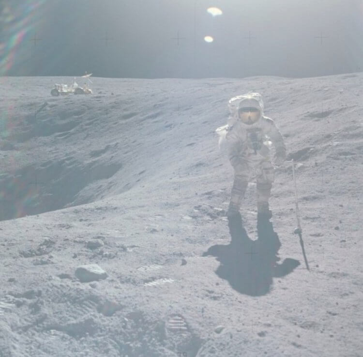 5 самых популярных мифов о первой высадке человека на Луну. Почему на фотографиях тени на Луне выглядят так странно? Фото.