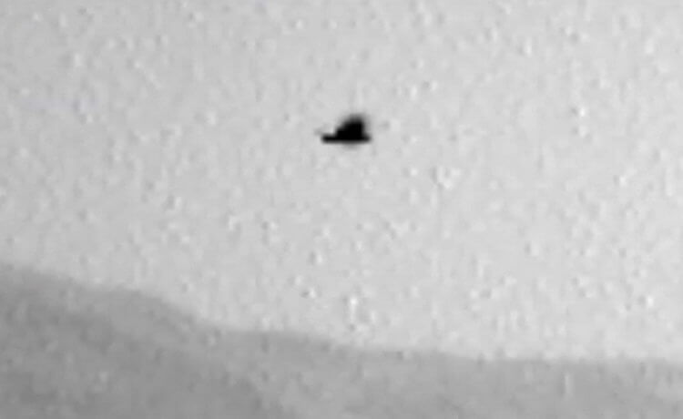 Марсоход «Кьюриосити» находится на Земле. Уфологи обвинили NASA в обмане из-за снимков с Марса. На Марсе есть жизнь? Фото.