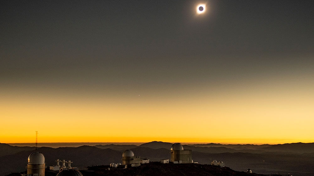 Лучшие фото солнечного затмения 2 июля. Что такое солнечное затмение? Фото.