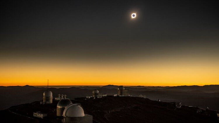 Лучшие фото солнечного затмения 2 июля. Что такое солнечное затмение? Фото.