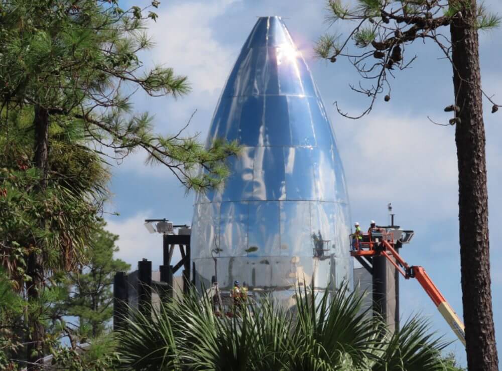 Космический корабль Starship для полетов на Марс попытается оторваться от Земли. Официальный запуск Starship. Фото.