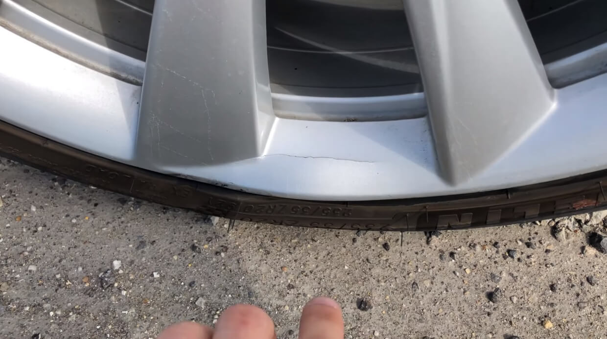 Замена колеса на Tesla Model 3 будет стоить вам….. Сколько стоит замена колес для автомобилей Tesla.. Фото.