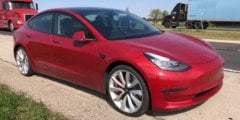 Замена колеса на Tesla Model 3 будет стоить вам…. Фото.