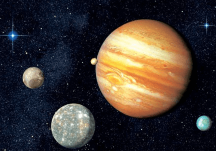 Юпитер мог “съесть” один из своих спутников. Сколько спутников у Юпитера? Фото.