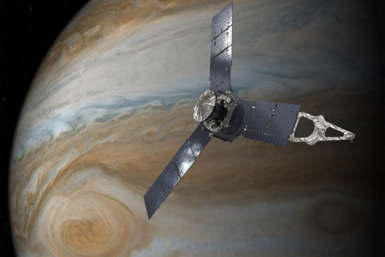 Как Юпитер «съел» планету. Зонд NASA Juno на фоне Юпитера . Фото.