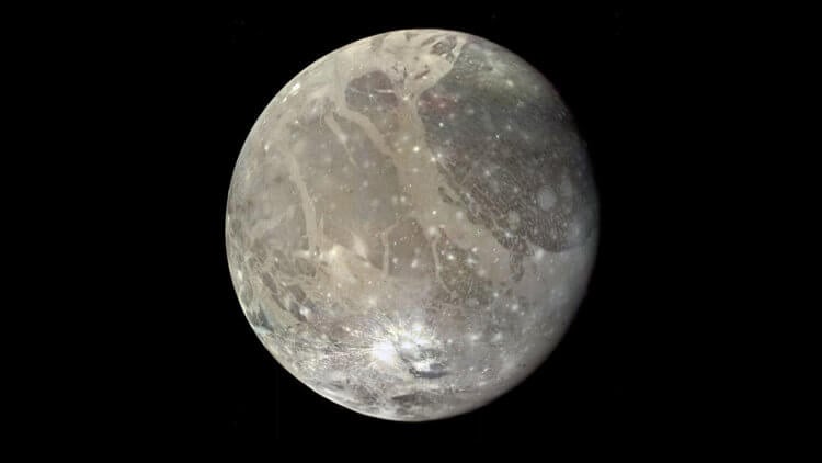 Как могла бы измениться жизнь на Земле, если бы наша планета стала спутником Юпитера? У Ганимеда и Земли есть много общего. Фото.
