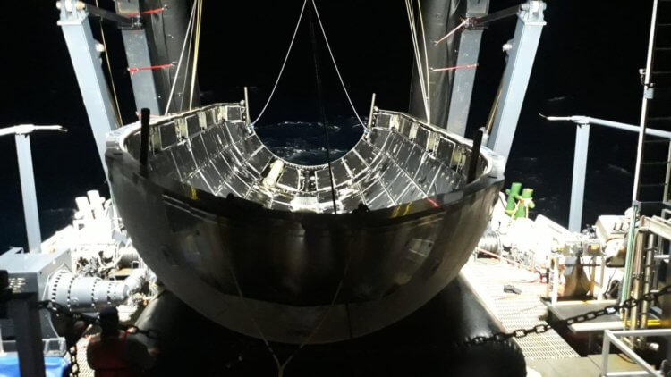 #видео | Как SpaceX ловит части своих ракет при помощи плавающего корабля? Как SpaceX экономит деньги? Фото.