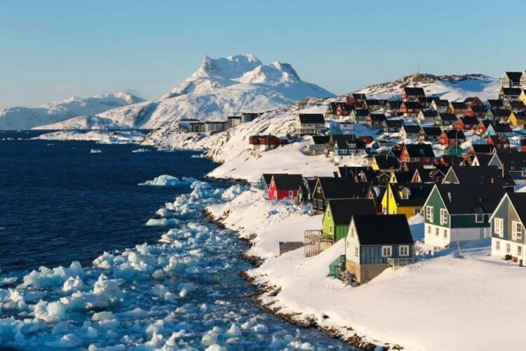 Кто живет в Гренландии? Так выглядят дома местных жителей в Гренландии. Фото.