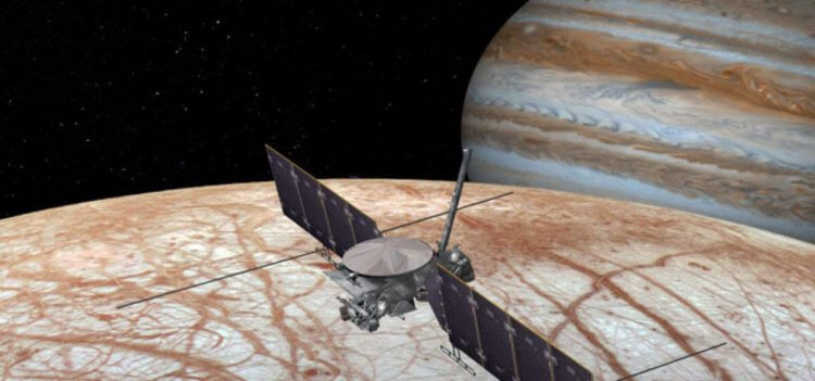 Что известно о новой миссии NASA. Космический аппарат Europa Clipper по мнению художника будет выглядеть так. Фото.
