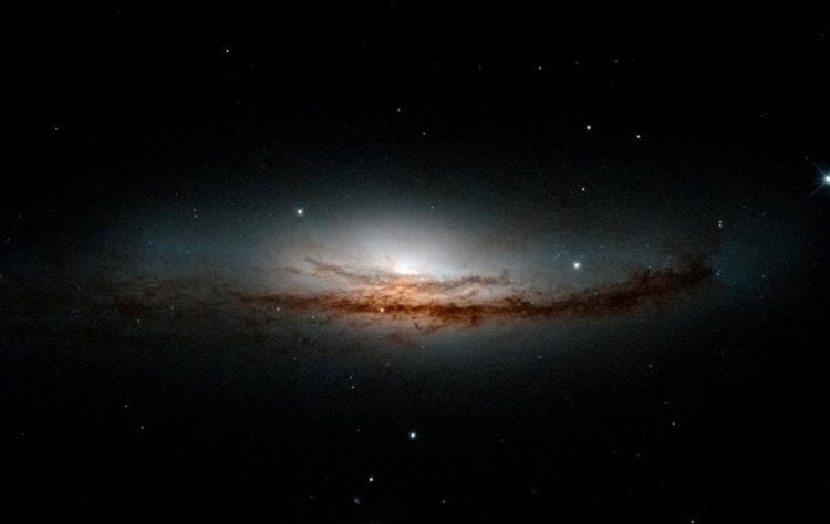 Есть ли темная материя в нашей галактике? Огромное количество темной материи сосредоточено прямо в центре нашей галактики. Фото.