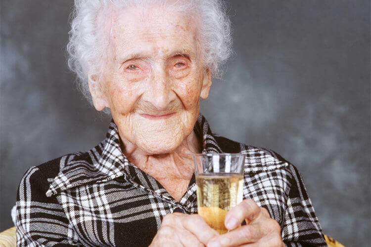Сколько лет старейшему человеку на планете? Жанна Кальман — старейшая жительница планеты. Фото.