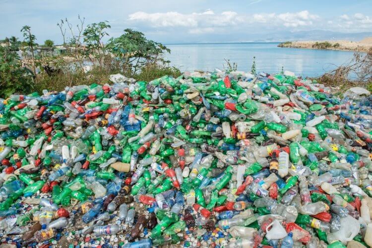 Найден способ удалить из мирового океана весь пластик. Как удалить пластик из океана? Фото.