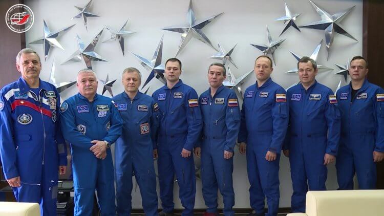 Какую зарплату получают космонавты России и США? Зарплата космонавтов. Фото.