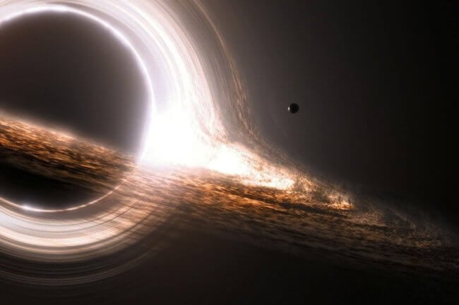 Ученые нашли огромную черную дыру, но засомневались в этом. Фото.