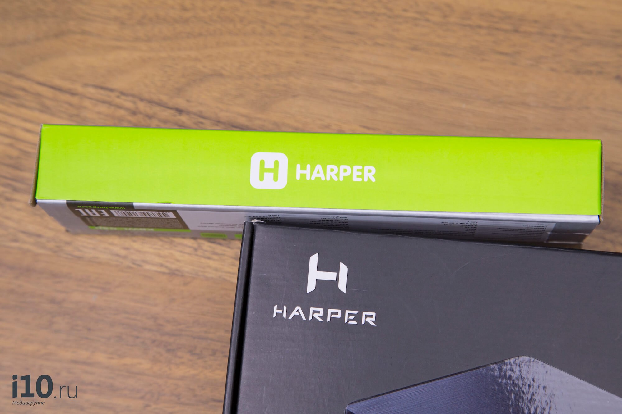 Обзор Harper ABX-332. Сверху привычный логотип, снизу логотип с коробки Harper ABX-332. Фото.