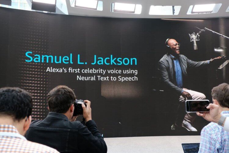 Обновление Amazon Alexa. Голосовой помощник умеет говорить голосами настоящих звезд, вот это действительно круто! Фото.