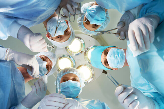 10 мифов об операциях и хирургах. Фото.