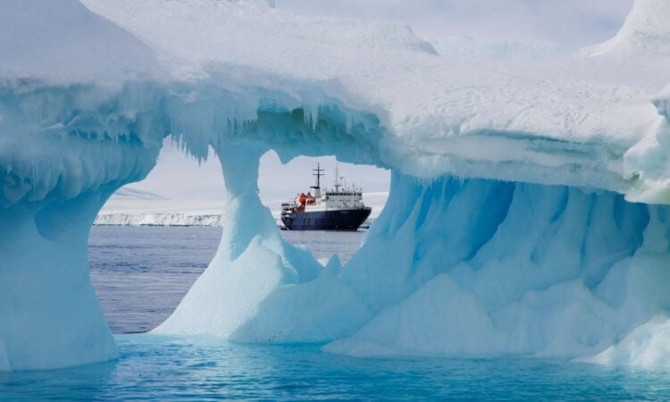 Ученые собираются пробурить лед возрастом 1 миллион лет. Лед Антарктиды скрывает множество тайн. Фото.