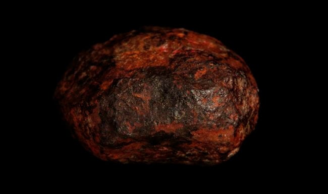 Внутри метеорита обнаружили неизвестный в природе минерал. Фото.