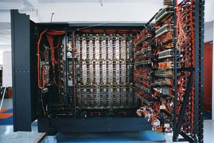 Как появляется мысль? Машина Тьюринга — первый прототип современных компьютеров. Фото.