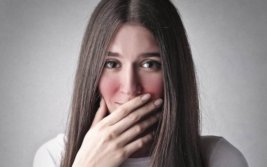 Что такое эритрофобия? Боязнь покраснеть в присутствии окружающих именуется эритрофобией. Фото.