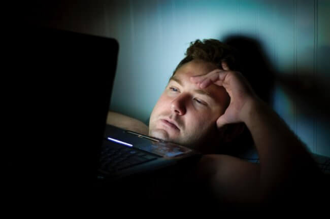 Как заставить человека спать дольше, чем обычно? Фото.